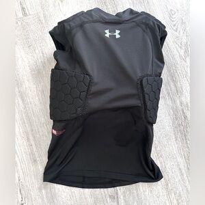 Youth Medium Under Armour 5-Pad Football Top (black) EUC